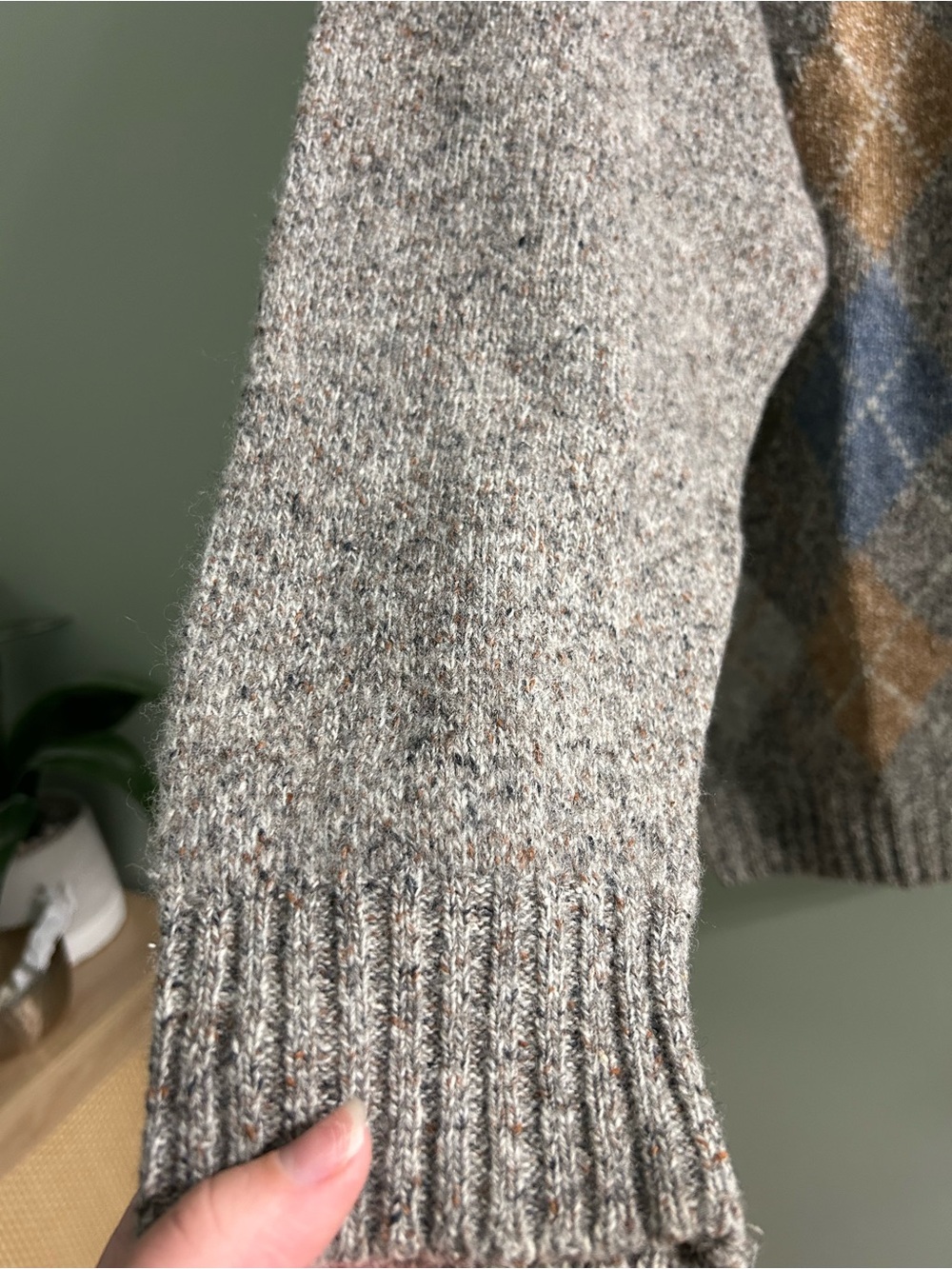 Vintage lambswool and silk argyle knit v neck sweater made in Ireland - Picture 6 of 8